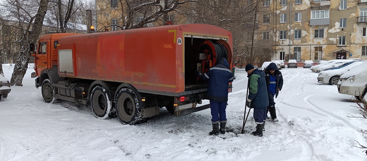 Прочистка канализации от засоров гидропромывочной машиной и специальным оборудованием в Калмыкии