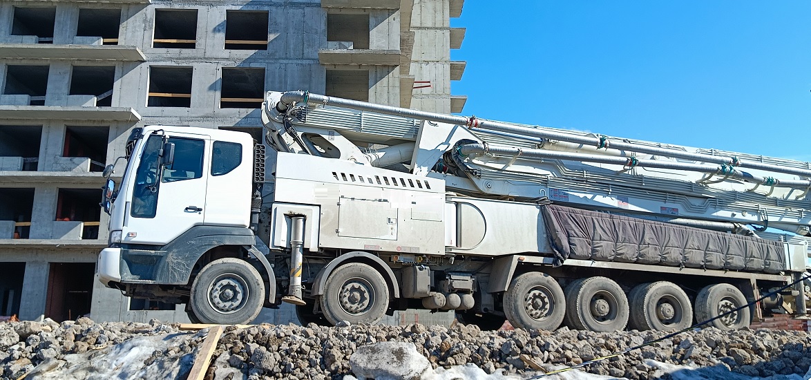 Услуги и заказ бетононасосов для заливки бетона в Юсте